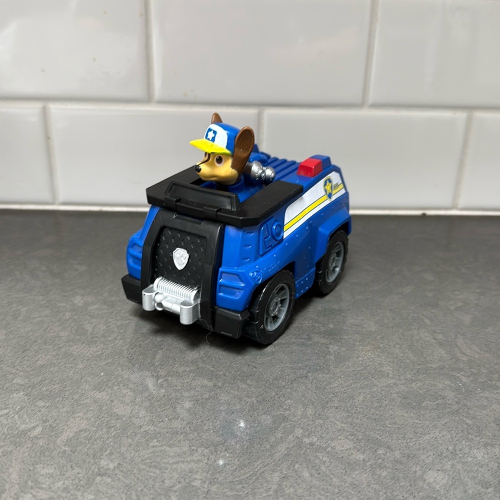 PAW patrol Chase Rescue truck